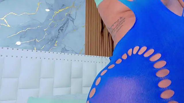 IrresistibleMilf online show from October 2025 03:29:01 PM