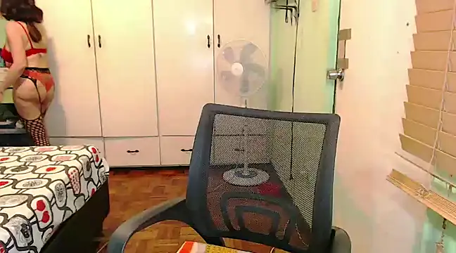 Ezradeliciosa online show from December 2024 02:08:02 AM