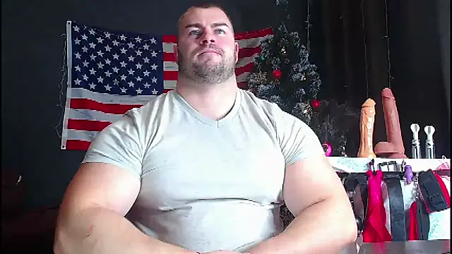Snapshot of muscularjohnforuX chatting on December 2024 06:48:01 PM muscularjohnforuX online show from December 2024 06:48:01 PM