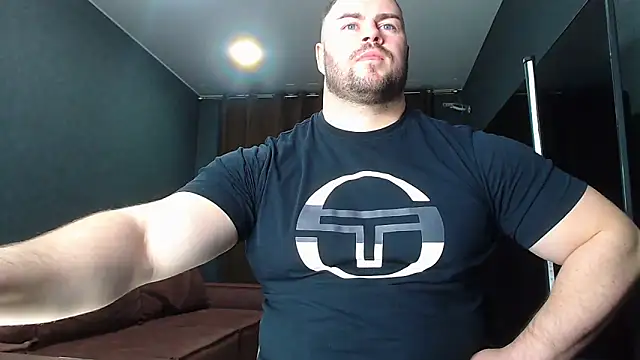 Snapshot of muscularjohnforuX chatting on February 2025 07:17:02 PM muscularjohnforuX online show from February 2025 07:17:02 PM