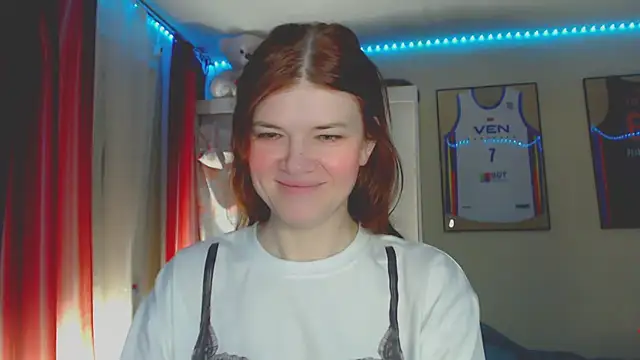Snapshot of Klementa chatting on July 2026 06:43:02 PM Klementa online show from July 2026 06:43:02 PM