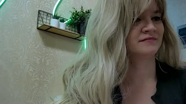 Bunny Jolly online show from November 2025 12:20:02 AM