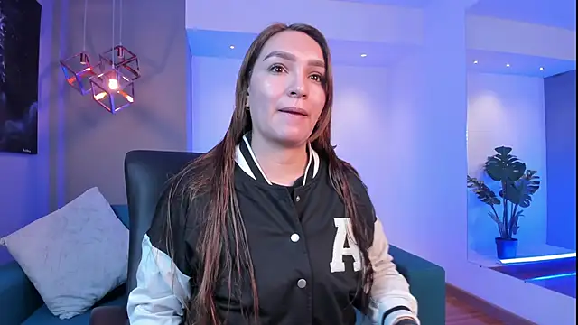 Snapshot of miataylorr1 chatting on November 2025 12:07:02 PM miataylorr1 online show from November 2025 12:07:02 PM