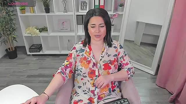 Snapshot of EmaBrownie chatting on February 2025 08:08:02 PM EmaBrownie online show from February 2025 08:08:02 PM