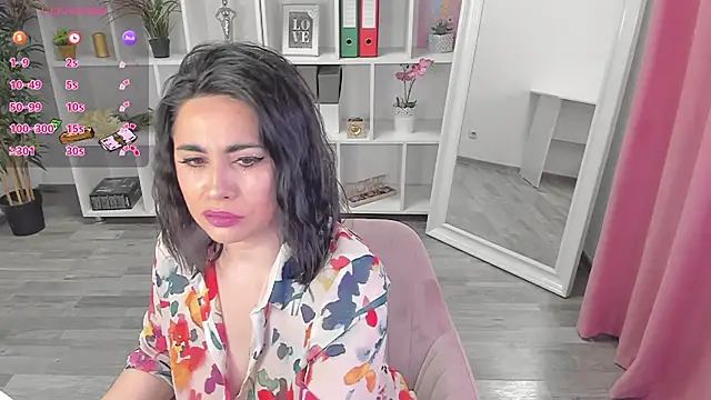 Snapshot of EmaBrownie chatting on February 2025 05:46:01 PM EmaBrownie online show from February 2025 05:46:01 PM