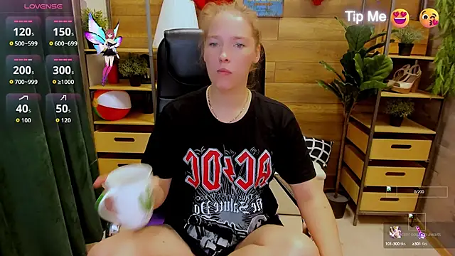 Snapshot of _fiona_Love chatting on October 2025 08:39:02 PM fiona Love online show from October 2025 08:39:02 PM