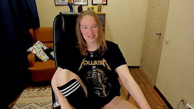  fiona Love online show from May 2026 07:56:02 PM