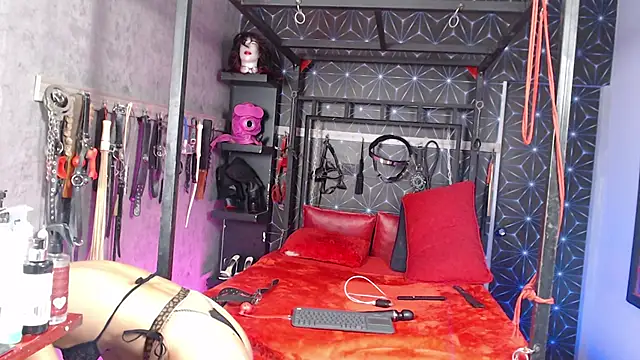 lorna cox bdsm online show from June 2026 11:18:01 PM