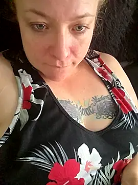 Snapshot of julimonroe chatting on February 2026 02:28:01 PM julimonroe online show from February 2026 02:28:01 PM