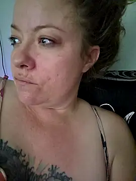 Snapshot of julimonroe chatting on February 2026 11:52:01 AM julimonroe online show from February 2026 11:52:01 AM