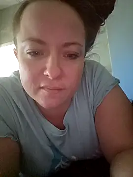 Snapshot of julimonroe chatting on February 2026 02:21:01 AM julimonroe online show from February 2026 02:21:01 AM