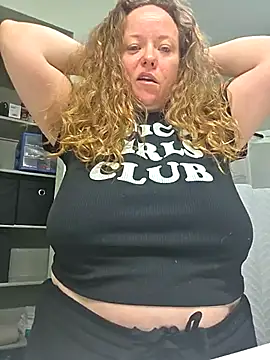 Snapshot of julimonroe chatting on March 2026 02:57:01 PM julimonroe online show from March 2026 02:57:01 PM