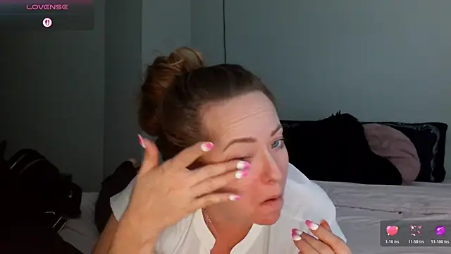 julimonroe online show from March 2026 08:35:02 PM