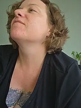 julimonroe online show from May 2026 06:42:02 PM