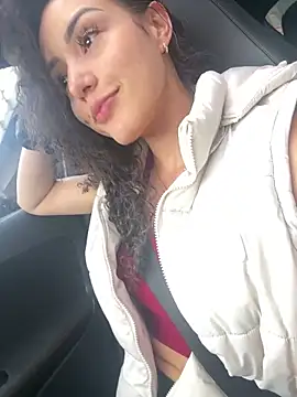 Lia Tinez online show from October 2025 08:40:01 PM