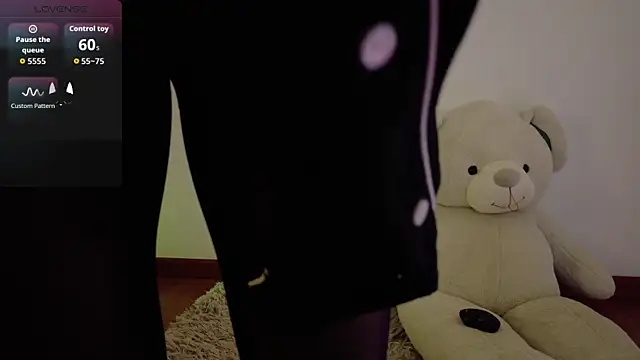 Lia Tinez online show from November 2025 11:37:02 PM