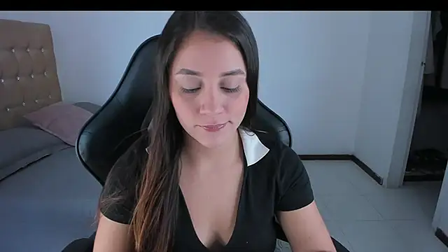 Snapshot of EmmaGrace1999 chatting on December 2024 10:06:01 PM EmmaGrace1999 online show from December 2024 10:06:01 PM