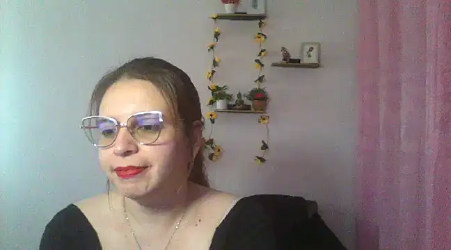 Snapshot of lorenitabella chatting on January 2025 09:11:02 PM lorenitabella online show from January 2025 09:11:02 PM