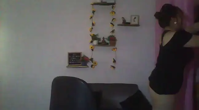 Snapshot of lorenitabella chatting on January 2025 10:21:01 PM lorenitabella online show from January 2025 10:21:01 PM