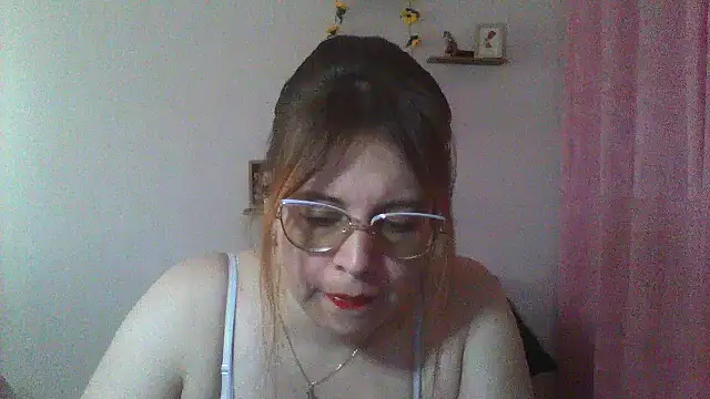 Snapshot of lorenitabella chatting on February 2025 09:08:02 PM lorenitabella online show from February 2025 09:08:02 PM