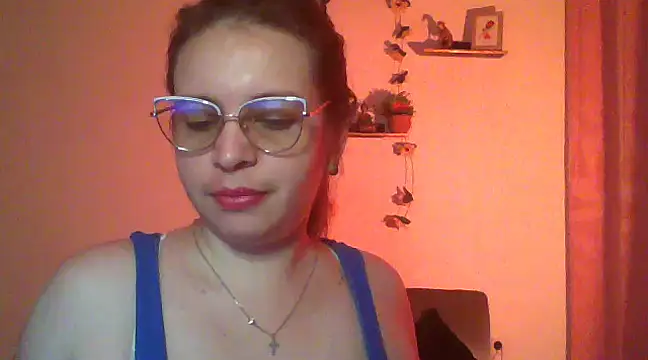 Snapshot of lorenitabella chatting on February 2025 05:47:02 AM lorenitabella online show from February 2025 05:47:02 AM