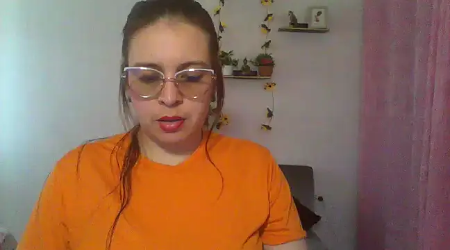 Snapshot of lorenitabella chatting on February 2025 07:31:02 PM lorenitabella online show from February 2025 07:31:02 PM