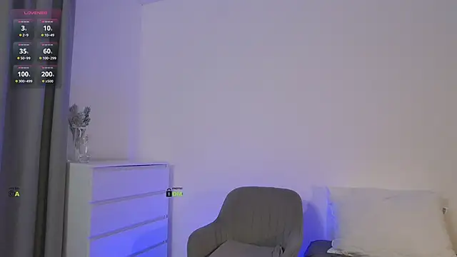 Fallinlove1 online show from February 2025 06:34:02 PM