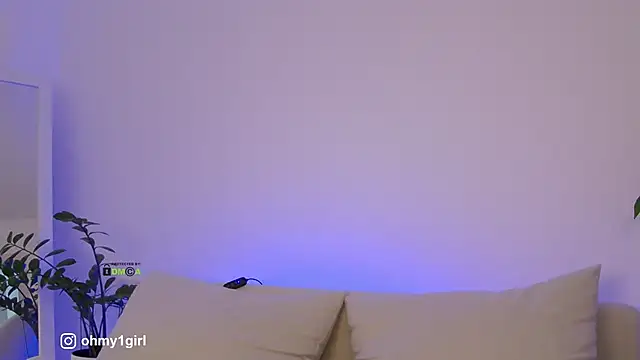 Fallinlove1 online show from December 2025 01:09:01 PM