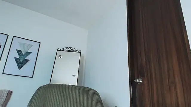 Snapshot of carminaurmommy chatting on February 2026 10:38:01 PM carminaurmommy online show from February 2026 10:38:01 PM