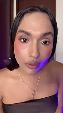 Snapshot of carminaurmommy chatting on May 2026 10:07:01 PM carminaurmommy online show from May 2026 10:07:01 PM