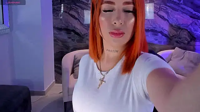Snapshot of MadelineFox chatting on March 2025 08:32:01 AM MadelineFox online show from March 2025 08:32:01 AM