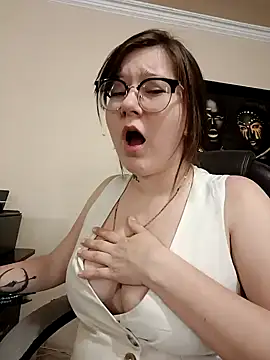 Snapshot of HunnyyLove chatting on January 2025 09:50:02 PM HunnyyLove online show from January 2025 09:50:02 PM