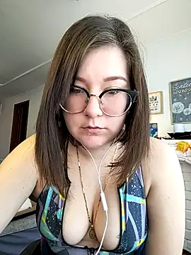 Snapshot of HunnyyLove chatting on March 2025 04:46:01 PM HunnyyLove online show from March 2025 04:46:01 PM