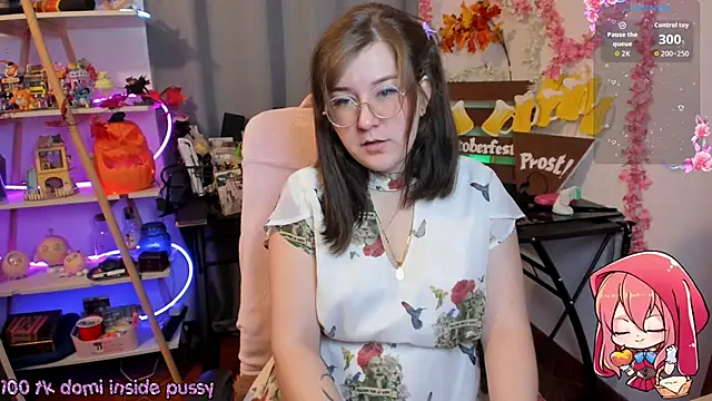 HunnyyLove online show from September 2025 04:11:01 PM