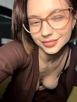 Camilla Railian online show from December 2024 04:39:02 PM