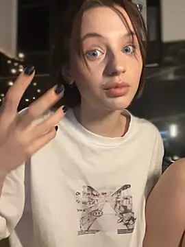 Camilla Railian online show from December 2024 07:06:01 PM