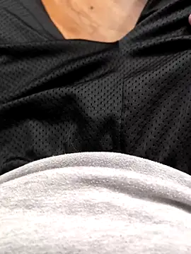 Snapshot of MrandMrsHaze chatting on October 2025 10:33:02 PM MrandMrsHaze online show from October 2025 10:33:02 PM