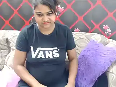 indian glitter online show from March 2025 06:01:02 PM