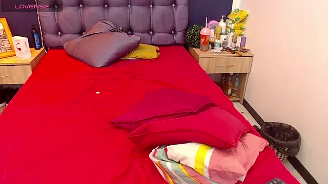 Keilyn Hot  online show from December 2024 08:39:02 PM