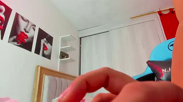 Lunastar02 online show from November 2025 02:05:01 PM