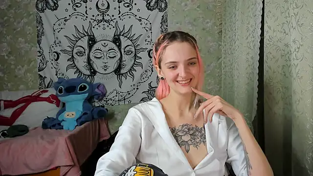 Cutie Adelia online show from January 2025 04:07:01 PM