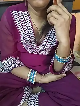Snapshot of Diya_143 chatting on June 2026 05:37:01 AM Diya 143 online show from June 2026 05:37:01 AM