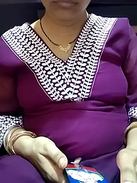 Snapshot of Diya_143 chatting on July 2026 06:58:02 AM Diya 143 online show from July 2026 06:58:02 AM