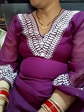 Snapshot of Diya_143 chatting on July 2026 06:50:01 AM Diya 143 online show from July 2026 06:50:01 AM