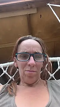 Snapshot of Dettybitch40 chatting on June 2026 12:19:02 PM Dettybitch40 online show from June 2026 12:19:02 PM