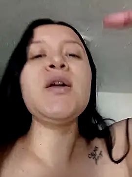 Snapshot of Arisha34 chatting on November 2025 01:44:01 PM Arisha34 online show from November 2025 01:44:01 PM