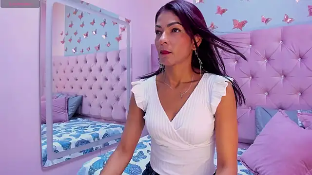 HannaPetit online show from February 2025 02:44:01 PM