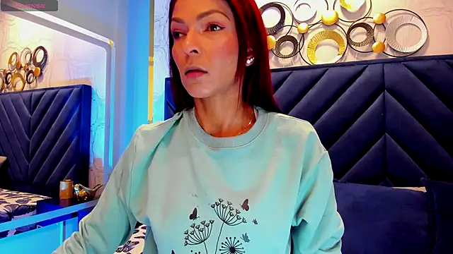 HannaPetit online show from November 2025 07:03:01 PM