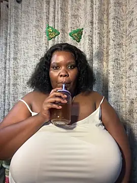 Michyboldy online show from December 2025 12:29:02 AM