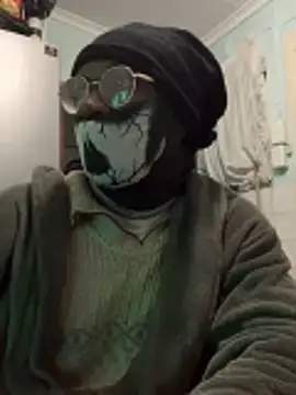HugeTasty247 online show from April 2026 10:08:02 PM